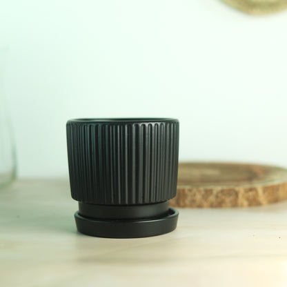 Classic Black 4.5" Ceramic Pot
